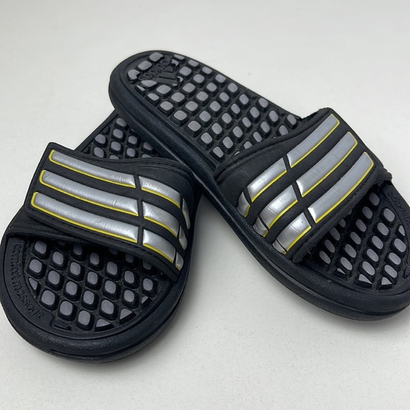ADIDAS kids slides size 12K - Picture 5 of 15